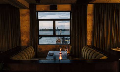 Media Name: Tommys-Champagne-Parlour.jpg